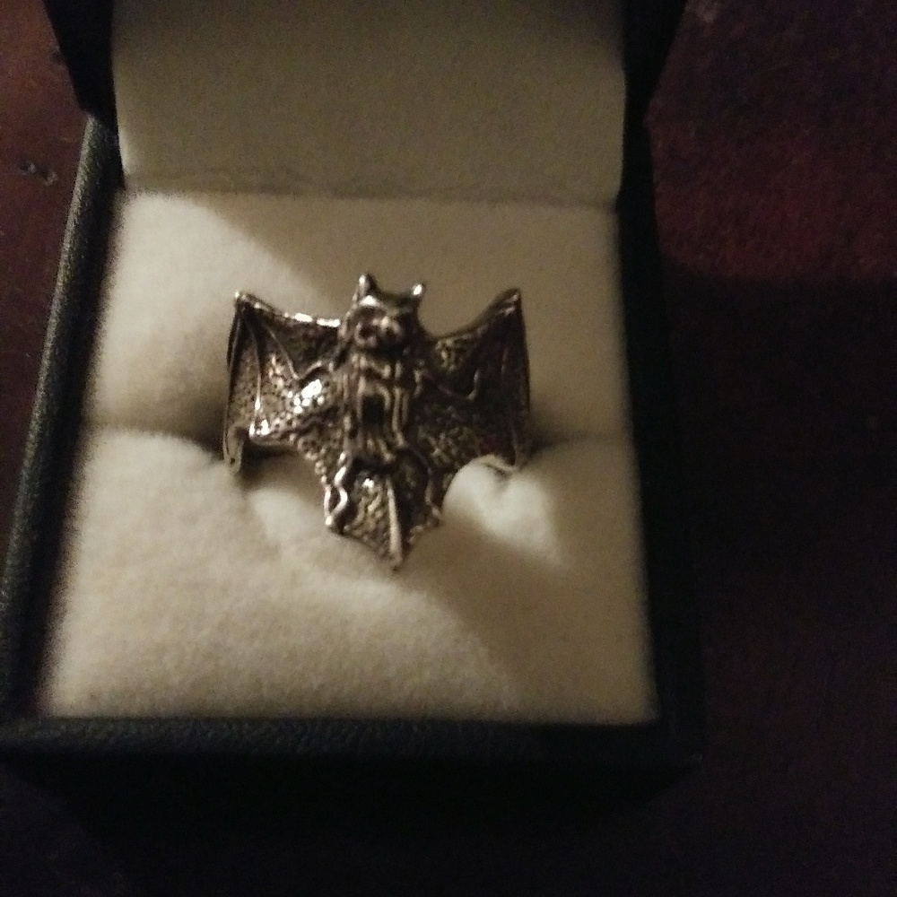 Sterling silver realistic bat ring